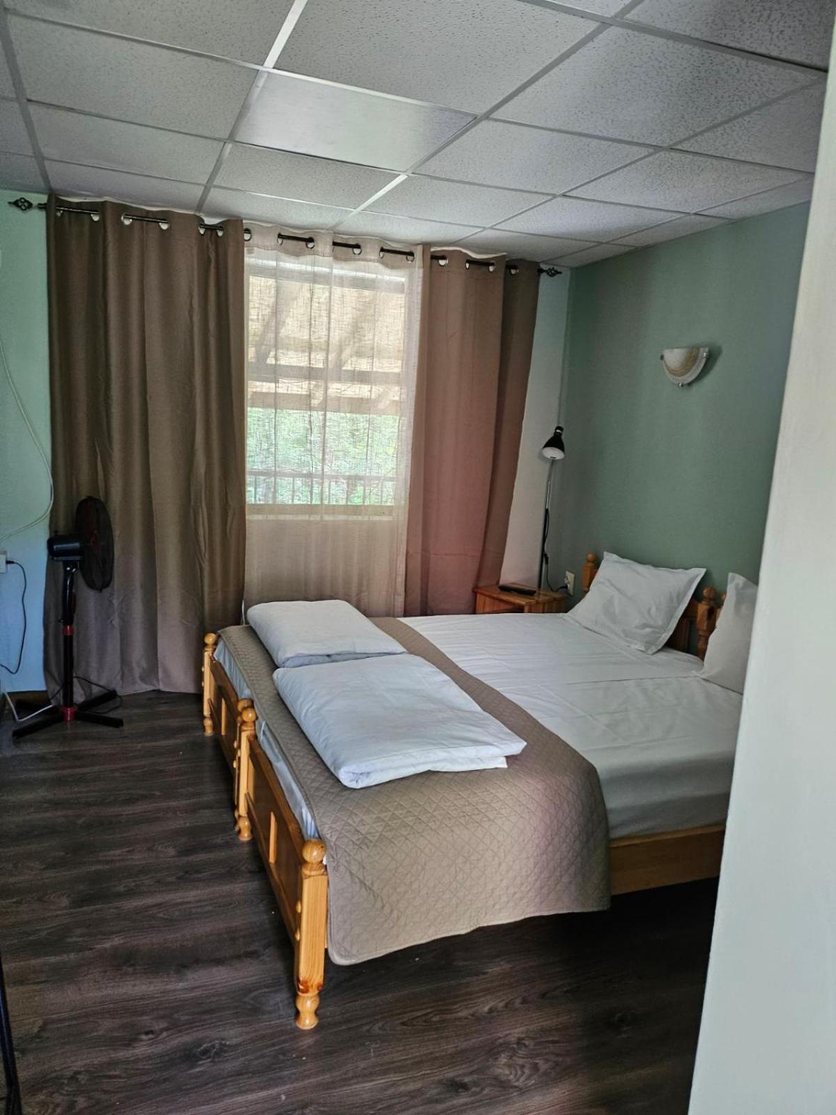 Orehite-Family Hotel ,Food & Pool Bozhichen Eksteriør billede